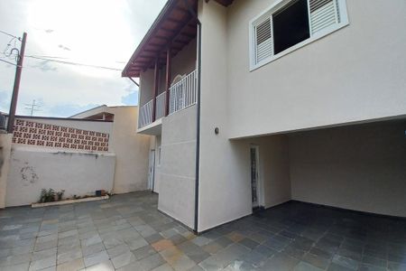 Casa à venda com 322m², 4 quartos e 2 vagas Casa à venda com 322m², 4 quartos e 2 vagasFachada do Bloco