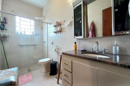 Casa à venda com 322m², 4 quartos e 2 vagas Casa à venda com 322m², 4 quartos e 2 vagasBanheiro Social