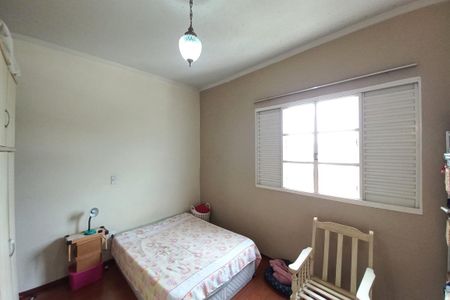 Casa à venda com 322m², 4 quartos e 2 vagas Casa à venda com 322m², 4 quartos e 2 vagasQuarto 2