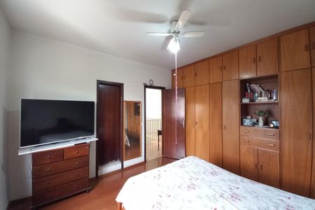 Casa à venda com 322m², 4 quartos e 2 vagas Casa à venda com 322m², 4 quartos e 2 vagasSuíte