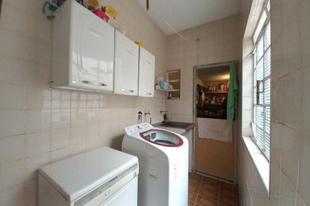 Casa à venda com 322m², 4 quartos e 2 vagas Casa à venda com 322m², 4 quartos e 2 vagasÁrea de Serviço