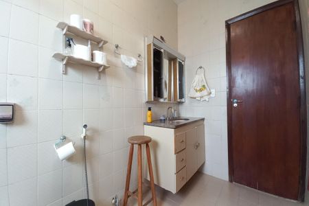 Casa à venda com 322m², 4 quartos e 2 vagas Casa à venda com 322m², 4 quartos e 2 vagasBanheiro Social