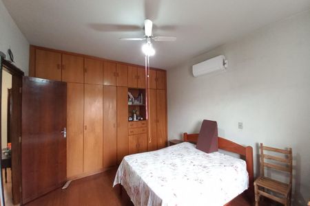 Casa à venda com 322m², 4 quartos e 2 vagas Casa à venda com 322m², 4 quartos e 2 vagasSuíte