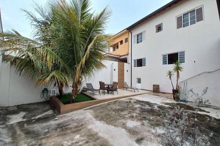 Casa à venda com 322m², 4 quartos e 2 vagas Casa à venda com 322m², 4 quartos e 2 vagasÁrea comum