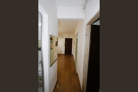 Apartamento à venda com 65m², 2 quartos e 2 vagasCorredor