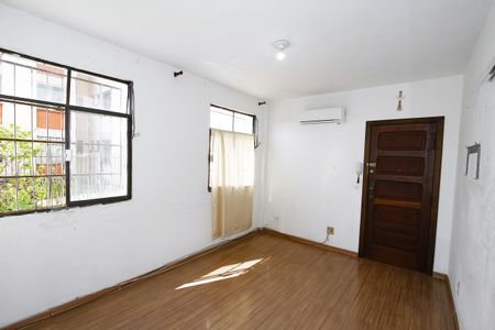 Apartamento à venda com 65m², 2 quartos e 2 vagasSala