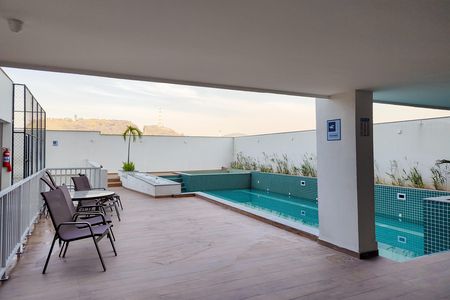 Apartamento para alugar com 75m², 3 quartos e 1 vagaÁrea comum - Piscina
