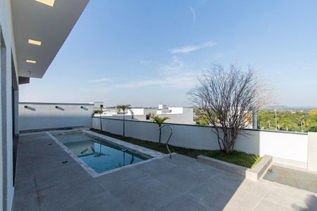 Casa de condomínio para alugar com 237m², 4 quartos e 6 vagasÁrea comum - Quintal / Piscina