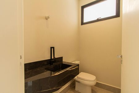 Casa de condomínio para alugar com 237m², 4 quartos e 6 vagasLavabo da Sala