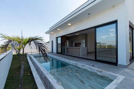 Casa de condomínio para alugar com 237m², 4 quartos e 6 vagasÁrea comum - Quintal / Piscina