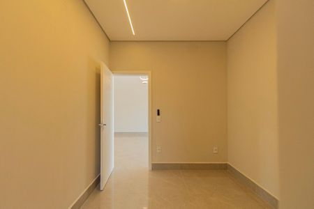 Casa de condomínio para alugar com 237m², 4 quartos e 6 vagasSuíte 4