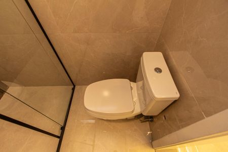 Casa de condomínio para alugar com 237m², 4 quartos e 6 vagasBanheiro Suíte 