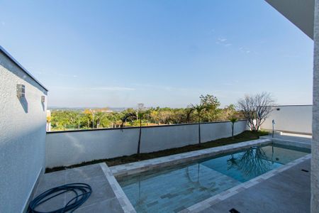 Casa de condomínio para alugar com 237m², 4 quartos e 6 vagasÁrea comum - Quintal / Piscina