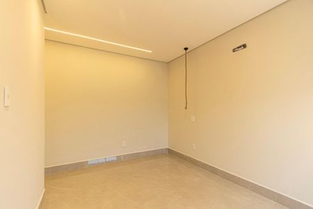 Casa de condomínio para alugar com 237m², 4 quartos e 6 vagasSuíte 3