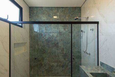 Casa de condomínio para alugar com 237m², 4 quartos e 6 vagasBanheiro Suíte 2