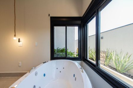 Casa de condomínio para alugar com 237m², 4 quartos e 6 vagasBanheiro Suíte 3