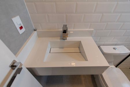 Casa de condomínio para alugar com 237m², 4 quartos e 6 vagasBanheiro Suíte 4