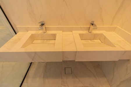 Casa de condomínio para alugar com 237m², 4 quartos e 6 vagasBanheiro Suíte 3