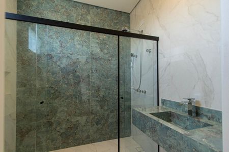 Casa de condomínio para alugar com 237m², 4 quartos e 6 vagasBanheiro Suíte 2