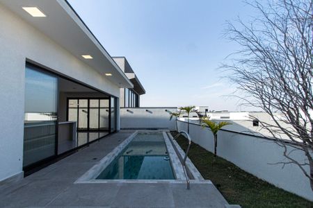 Casa de condomínio para alugar com 237m², 4 quartos e 6 vagasÁrea comum - Quintal / Piscina