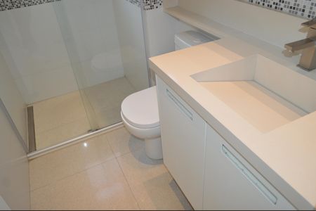 Apartamento à venda com 268m², 4 quartos e 4 vagasBanheiro da Suíte 4