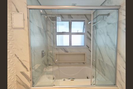 Apartamento à venda com 268m², 4 quartos e 4 vagasBanheiro da Suíte 2