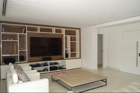 Apartamento à venda com 268m², 4 quartos e 4 vagasSala