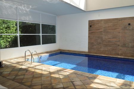 Apartamento à venda com 268m², 4 quartos e 4 vagasÁrea comum - Piscina Coberta