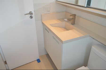 Apartamento à venda com 268m², 4 quartos e 4 vagasBanheiro da Suíte 3