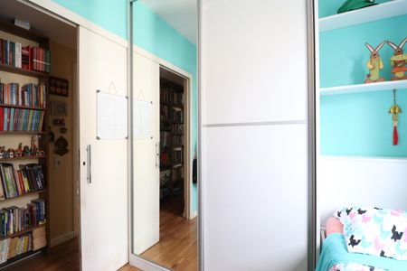 Apartamento à venda com 96m², 3 quartos e 2 vagasQuarto 1