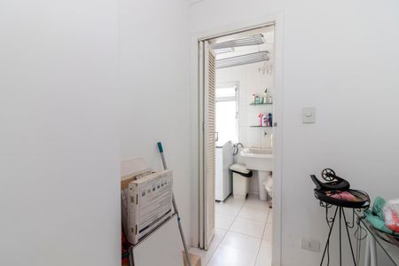 Apartamento à venda com 209m², 3 quartos e 2 vagas Apartamento à venda com 209m², 3 quartos e 2 vagasQuarto de Serviço