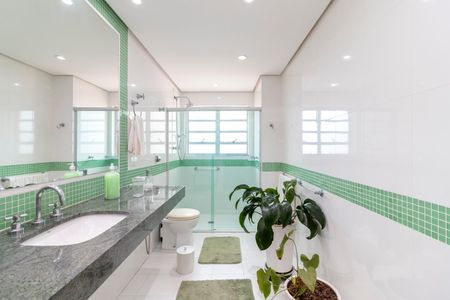 Apartamento à venda com 209m², 3 quartos e 2 vagas Apartamento à venda com 209m², 3 quartos e 2 vagasBanheiro 2