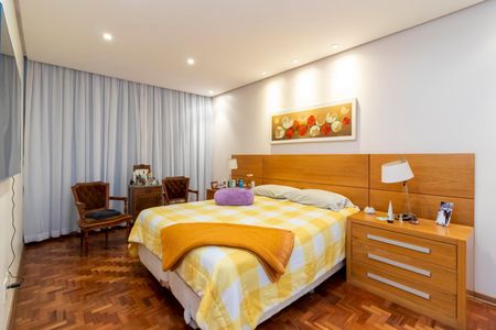 Apartamento à venda com 209m², 3 quartos e 2 vagas Apartamento à venda com 209m², 3 quartos e 2 vagasSuíte