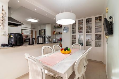 Apartamento à venda com 209m², 3 quartos e 2 vagas Apartamento à venda com 209m², 3 quartos e 2 vagasCopa