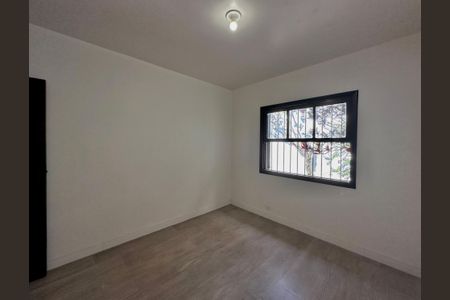 Casa à venda com 212m², 4 quartos e 4 vagas Casa à venda com 212m², 4 quartos e 4 vagasQuarto 1