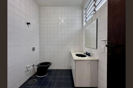 Casa à venda com 212m², 4 quartos e 4 vagas Casa à venda com 212m², 4 quartos e 4 vagasBanheiro Social