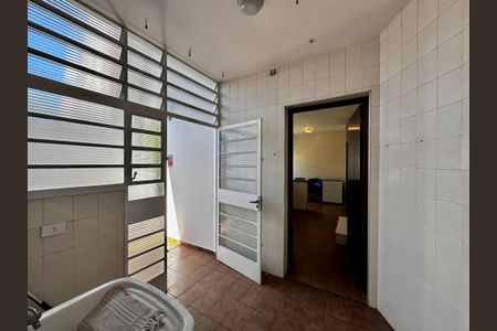 Casa à venda com 212m², 4 quartos e 4 vagas Casa à venda com 212m², 4 quartos e 4 vagasÁrea de Serviço