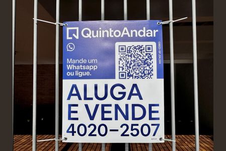 Casa à venda com 212m², 4 quartos e 4 vagas Casa à venda com 212m², 4 quartos e 4 vagasPlaca