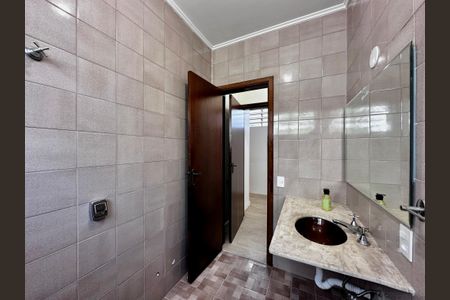 Casa à venda com 212m², 4 quartos e 4 vagas Casa à venda com 212m², 4 quartos e 4 vagasBanheiro Suíte 1