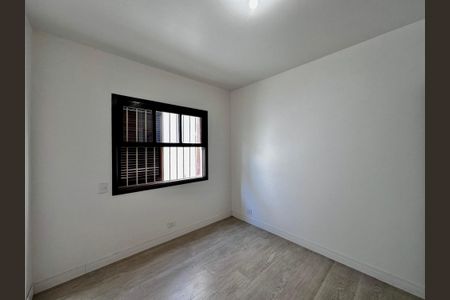 Casa à venda com 212m², 4 quartos e 4 vagas Casa à venda com 212m², 4 quartos e 4 vagasQuarto 2