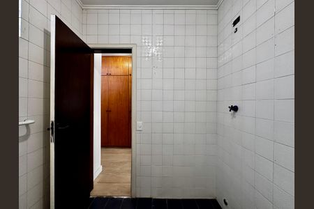 Casa à venda com 212m², 4 quartos e 4 vagas Casa à venda com 212m², 4 quartos e 4 vagasBanheiro Social