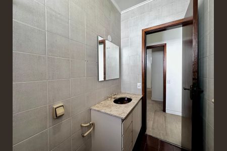 Casa à venda com 212m², 4 quartos e 4 vagas Casa à venda com 212m², 4 quartos e 4 vagasBanheiro Suíte 2