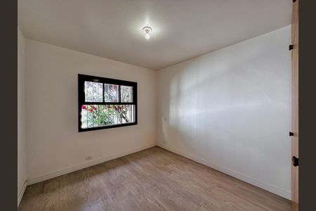 Casa à venda com 212m², 4 quartos e 4 vagas Casa à venda com 212m², 4 quartos e 4 vagasQuarto 1