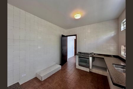 Casa à venda com 212m², 4 quartos e 4 vagas Casa à venda com 212m², 4 quartos e 4 vagasCozinha