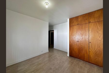 Casa à venda com 212m², 4 quartos e 4 vagas Casa à venda com 212m², 4 quartos e 4 vagasSuíte 2