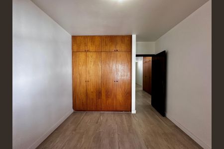 Casa à venda com 212m², 4 quartos e 4 vagas Casa à venda com 212m², 4 quartos e 4 vagasQuarto 1