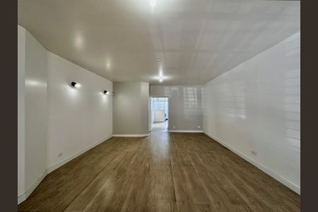 Casa à venda com 212m², 4 quartos e 4 vagas Casa à venda com 212m², 4 quartos e 4 vagasSala