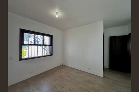 Casa à venda com 212m², 4 quartos e 4 vagas Casa à venda com 212m², 4 quartos e 4 vagasSuíte 2