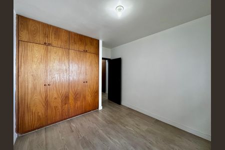 Casa à venda com 212m², 4 quartos e 4 vagas Casa à venda com 212m², 4 quartos e 4 vagasQuarto 1