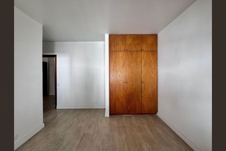 Casa à venda com 212m², 4 quartos e 4 vagas Casa à venda com 212m², 4 quartos e 4 vagasSuíte 2